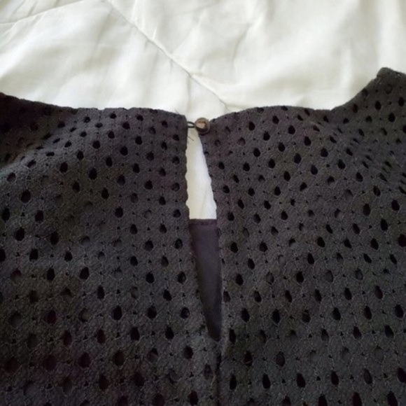 BANANA REPUBLIC Perforated Flutter Sleeve Top - Picture 7 of 13